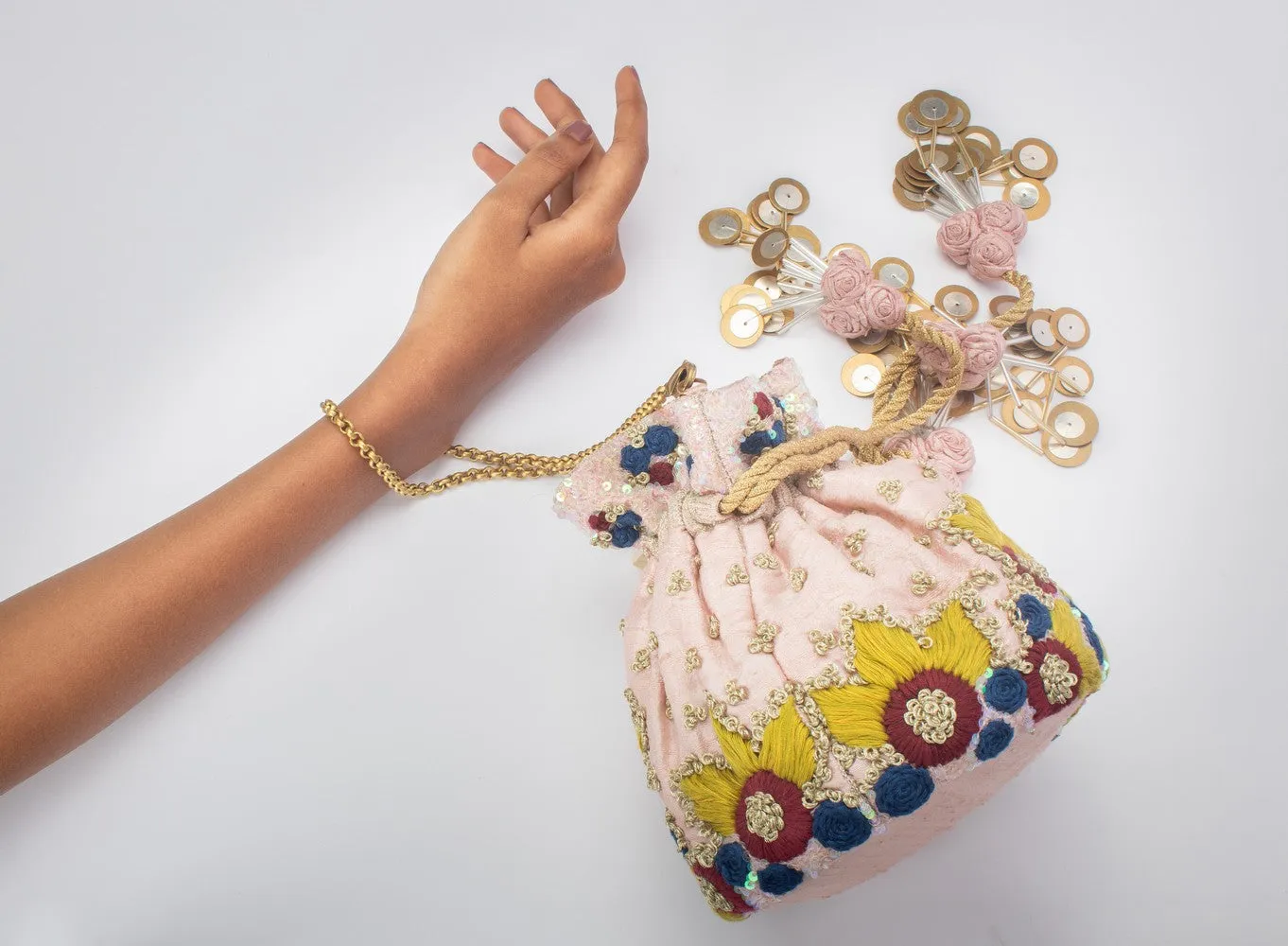 Bunch of flowers with Antique gold sling