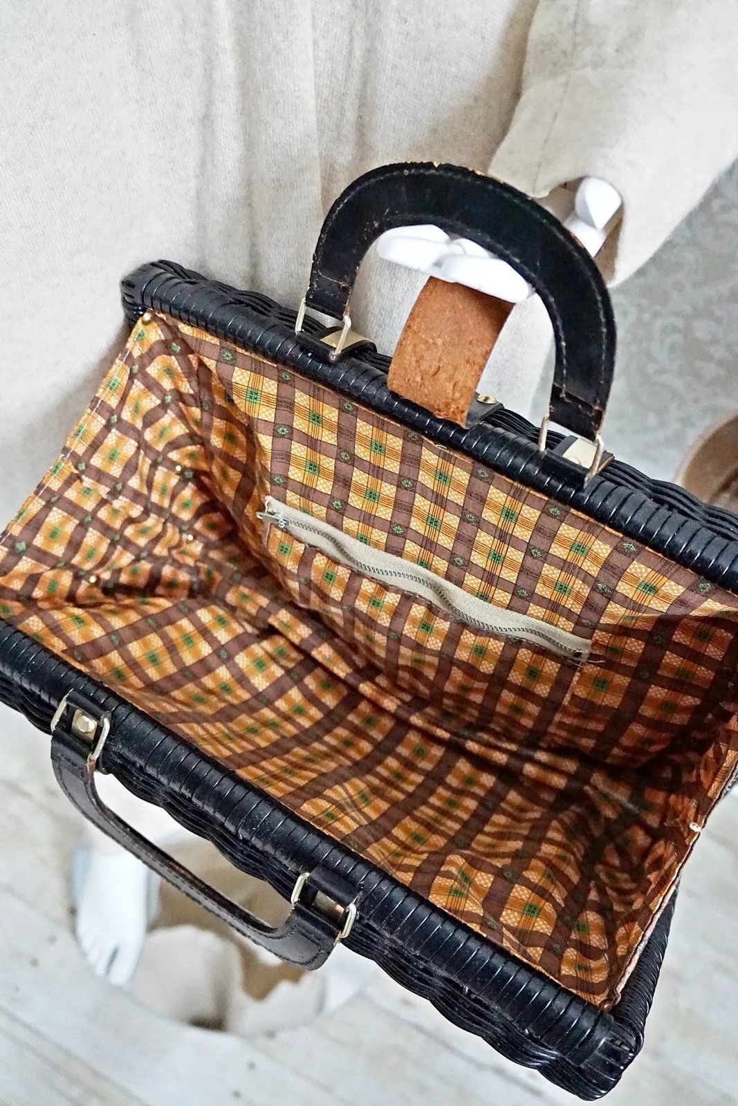 Vintage Woven Rattan  Plaid Lined Bag
